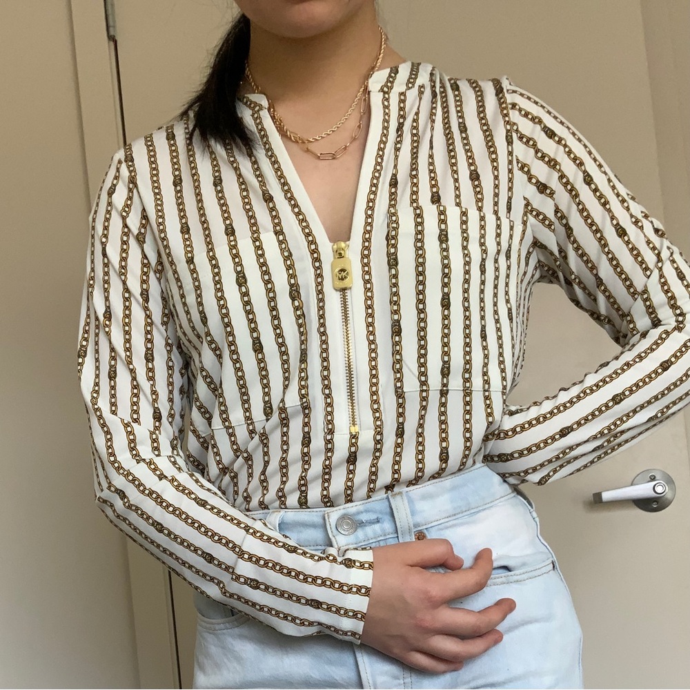 Michael Kors Cream/Gold Logo Chain Print V-Neck Satin Blouse Size Small